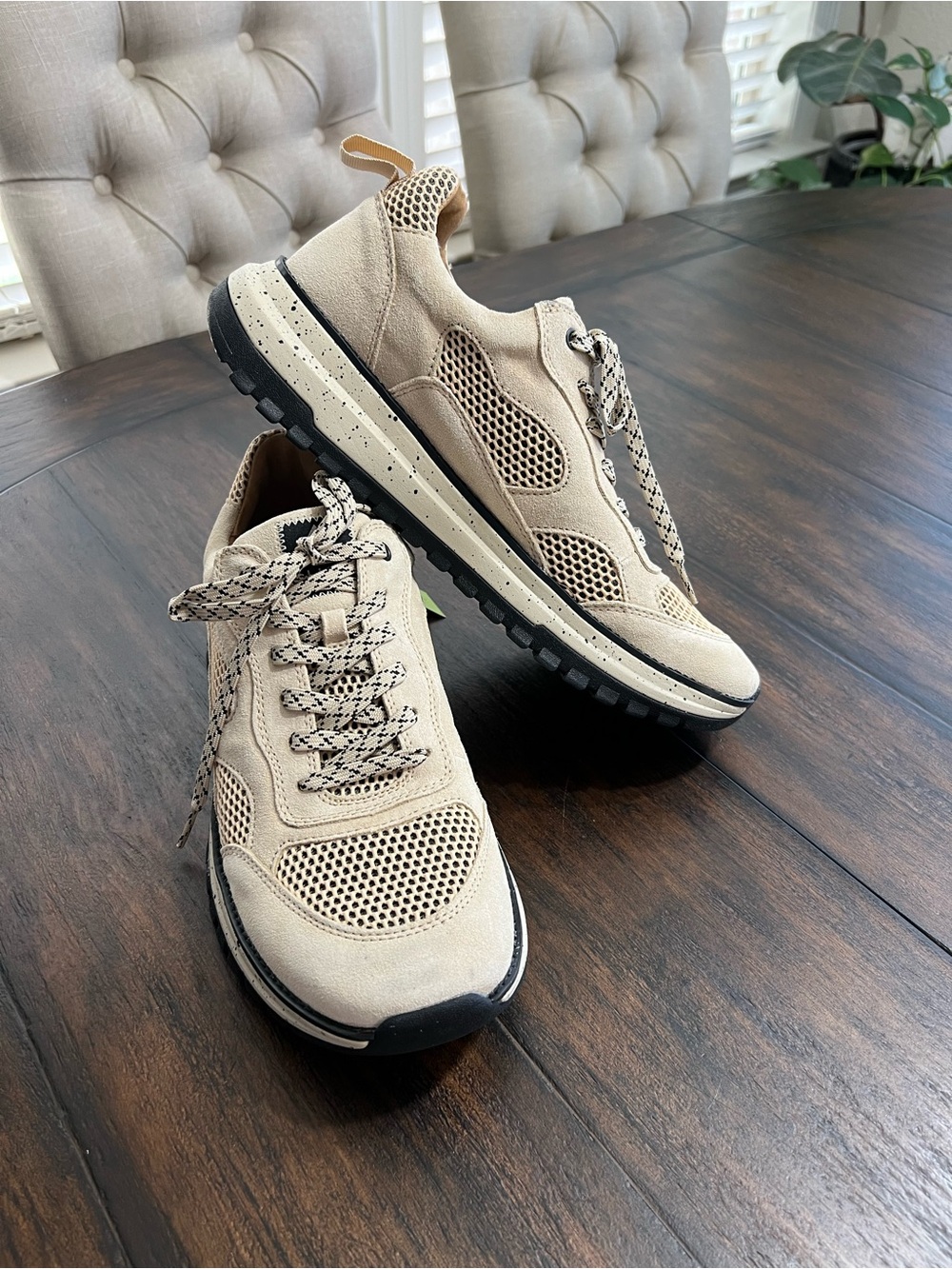 Align ‘Breck’ Suede & Mesh Sneakers Beige Casual Non-Slip NWOB Men’s Size 11